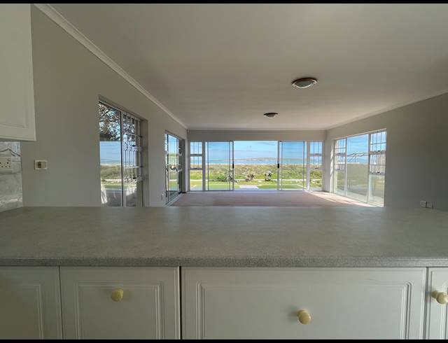 4 BEDROOM HOUSE FOR SALE IN MIDDEDORP
